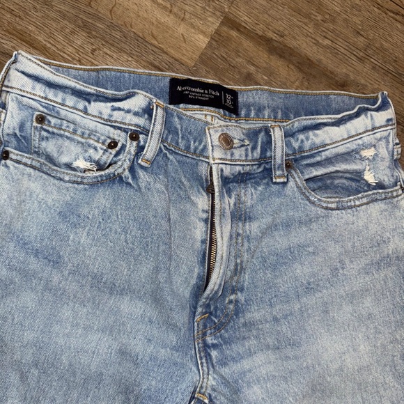 Abercrombie & Fitch • 90’s Vintage Straight Jeans - Picture 6 of 10
